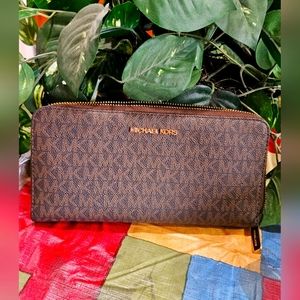 Michael Kors Signature Large Wallet